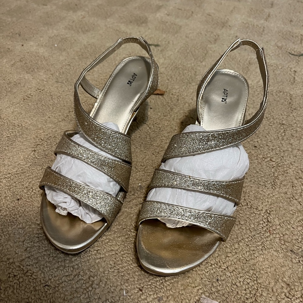 Apt. 9 gold sparkly mid heel shoes